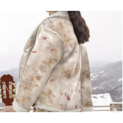 Lederimitat mit Blumen mit Fellabseite