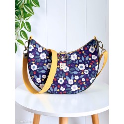 Floral Tales marine by Emjo Design canvas